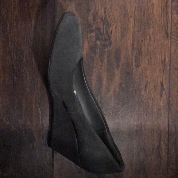 Shoes - Picture 2 of 2